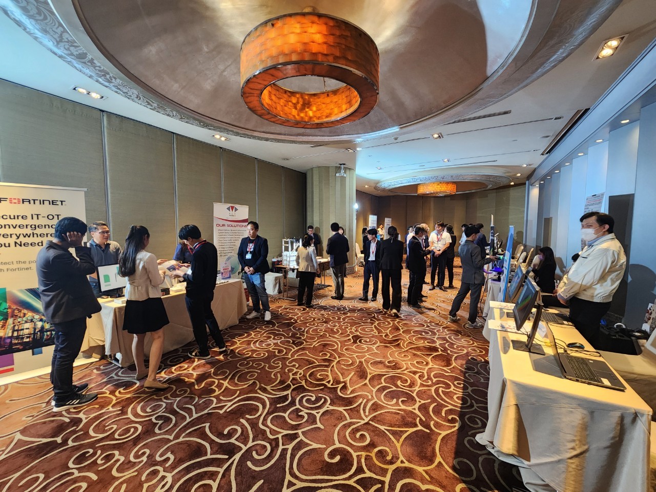 TLkuRxr1NXhnx2RTmEhi1JZG3RNiNHiP